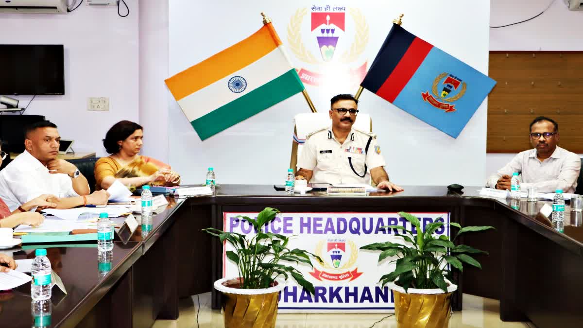 आगामी पर्व-त्योहार को लेकर डीजीपी की बैठक, दुर्गा पूजा को लेकर जारी किए  निर्देश