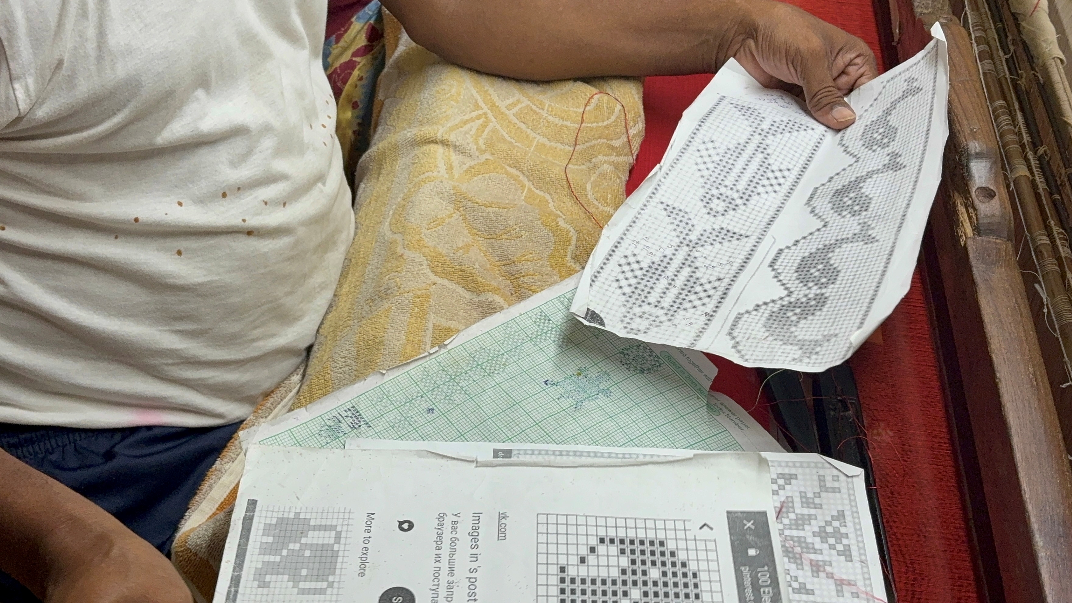 When Threads Of Glory Grey Into Strands of Despair, Berhampur Patta Weavers Continue Fighting A Lost Battle