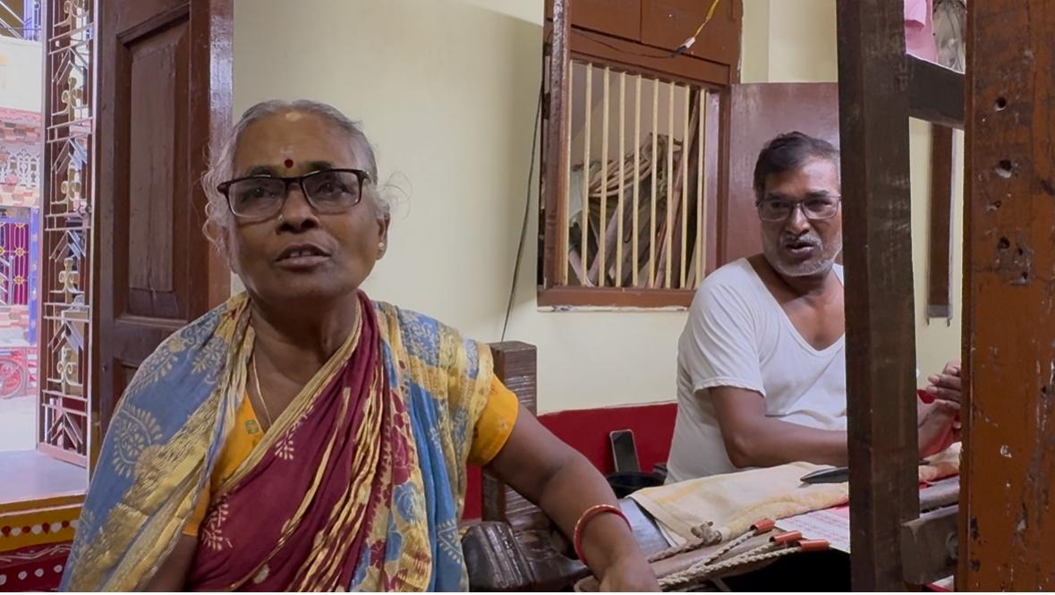 When Threads Of Glory Grey Into Strands of Despair, Berhampur Patta Weavers Continue Fighting A Lost Battle