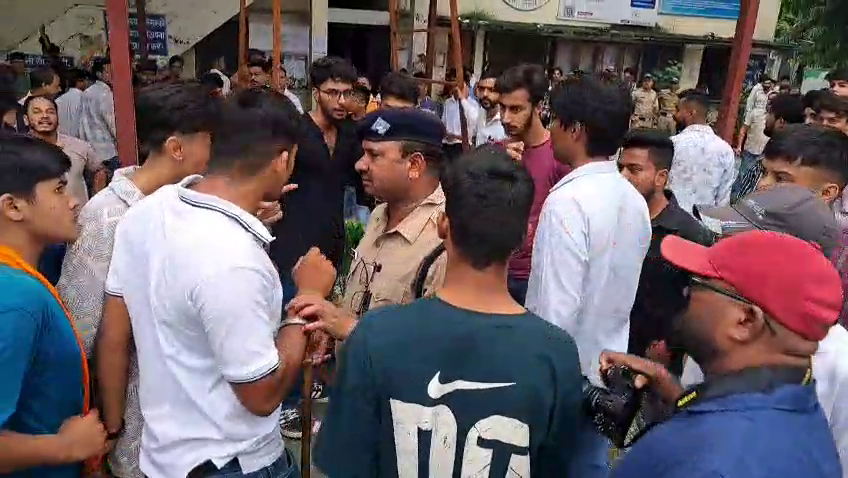 Students Fight in Haldwani