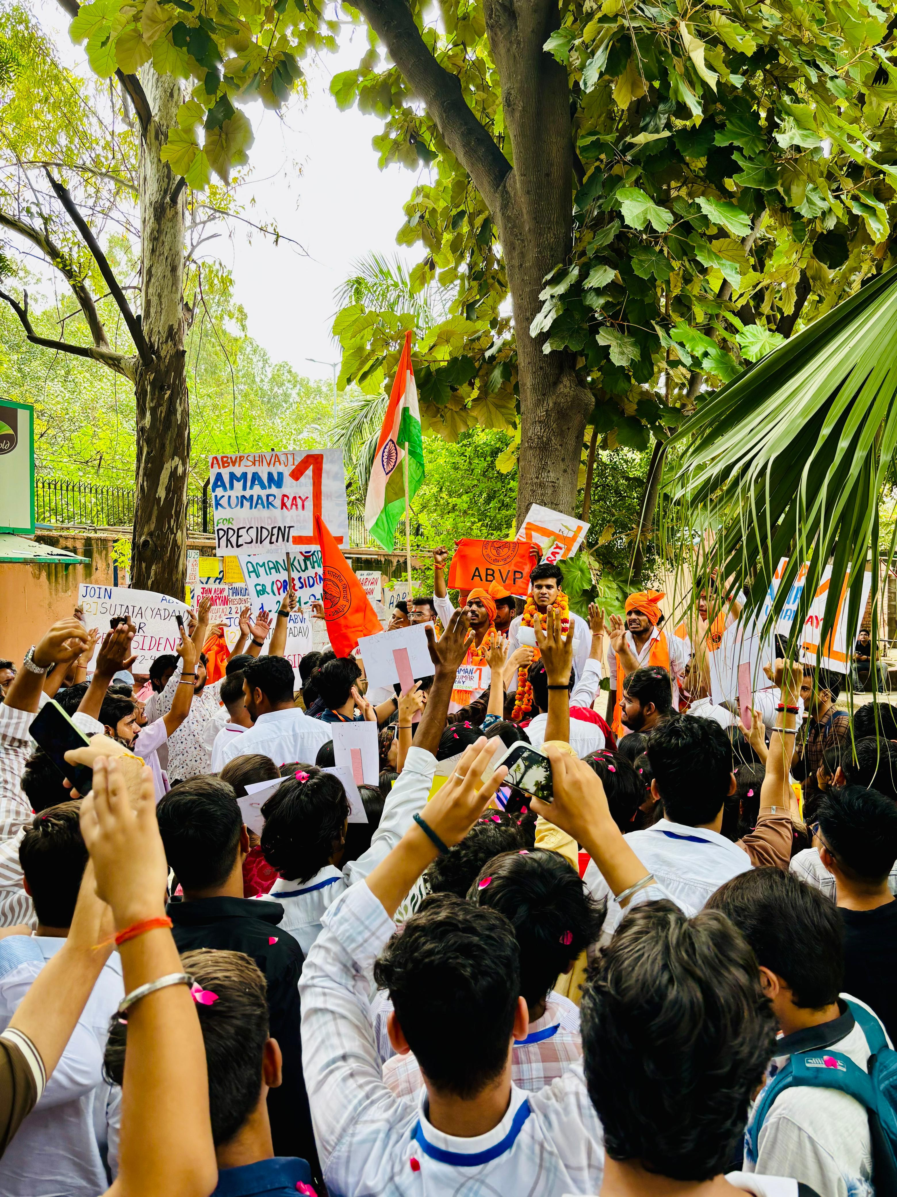 DUSU चुनाव 2025: प्रचार के आखिरी दिन छात्र संगठनों ने झोंकी पूरी ताकत