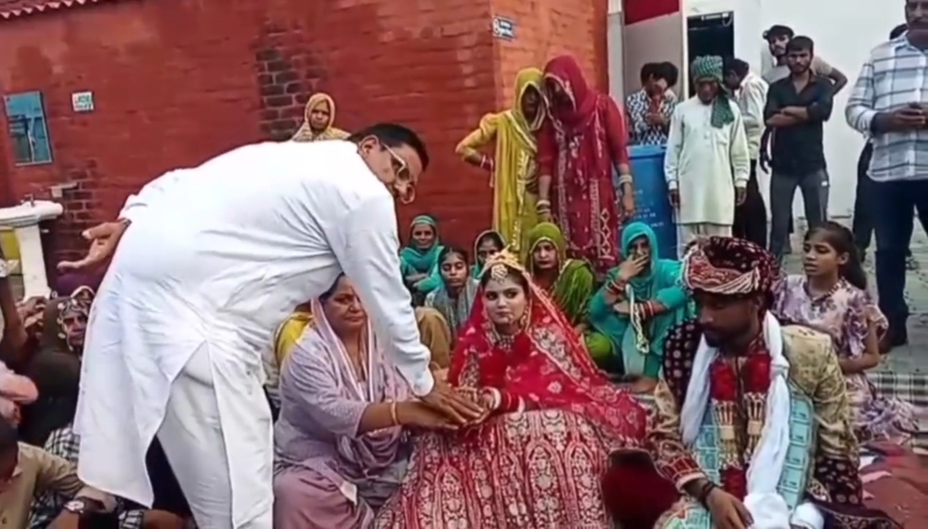 Unique initiative Karnal teacher Satpal Bisla arranged the marriage of a poor girl on retirement