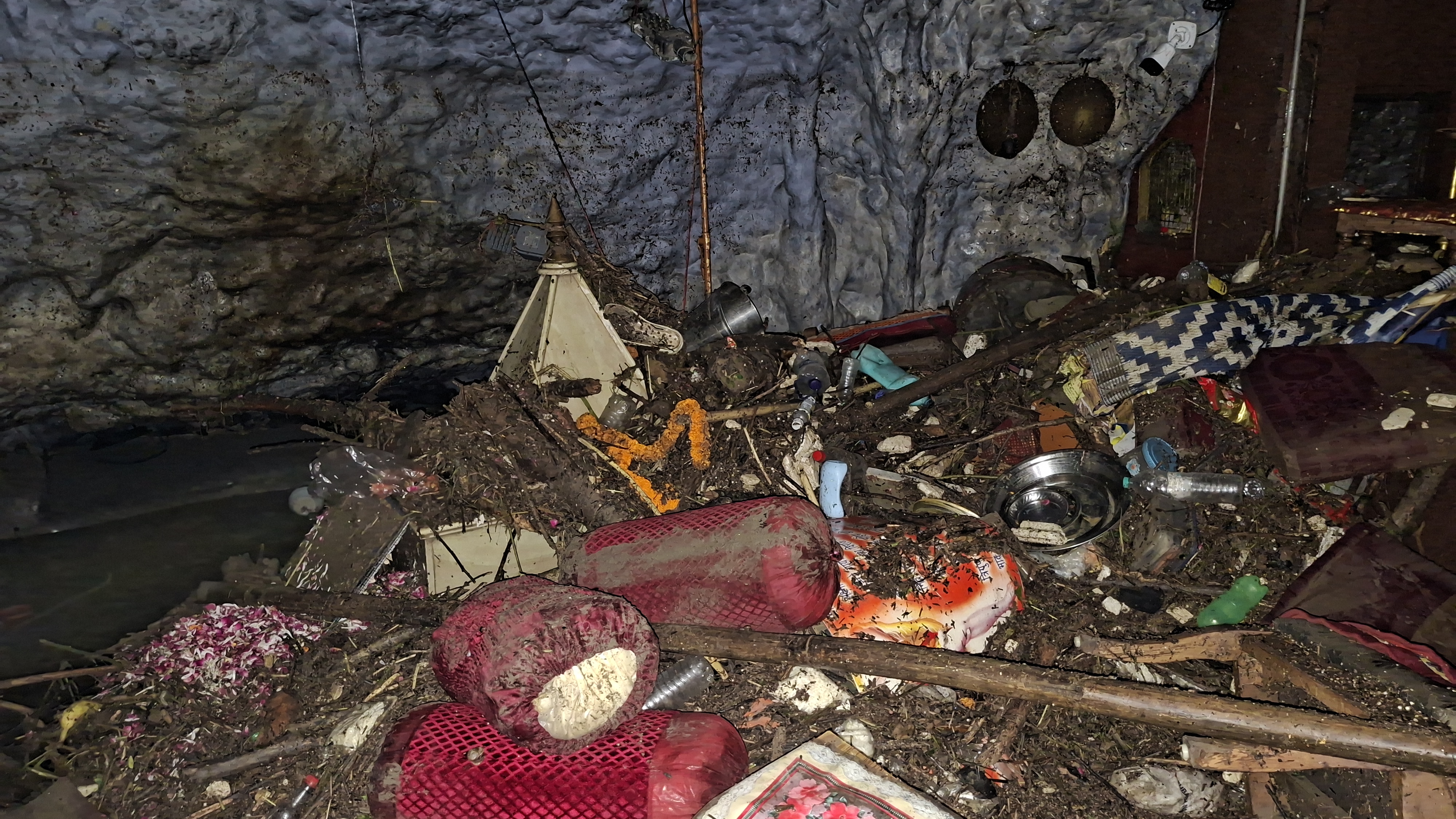 Damage to Tapkeshwar temple