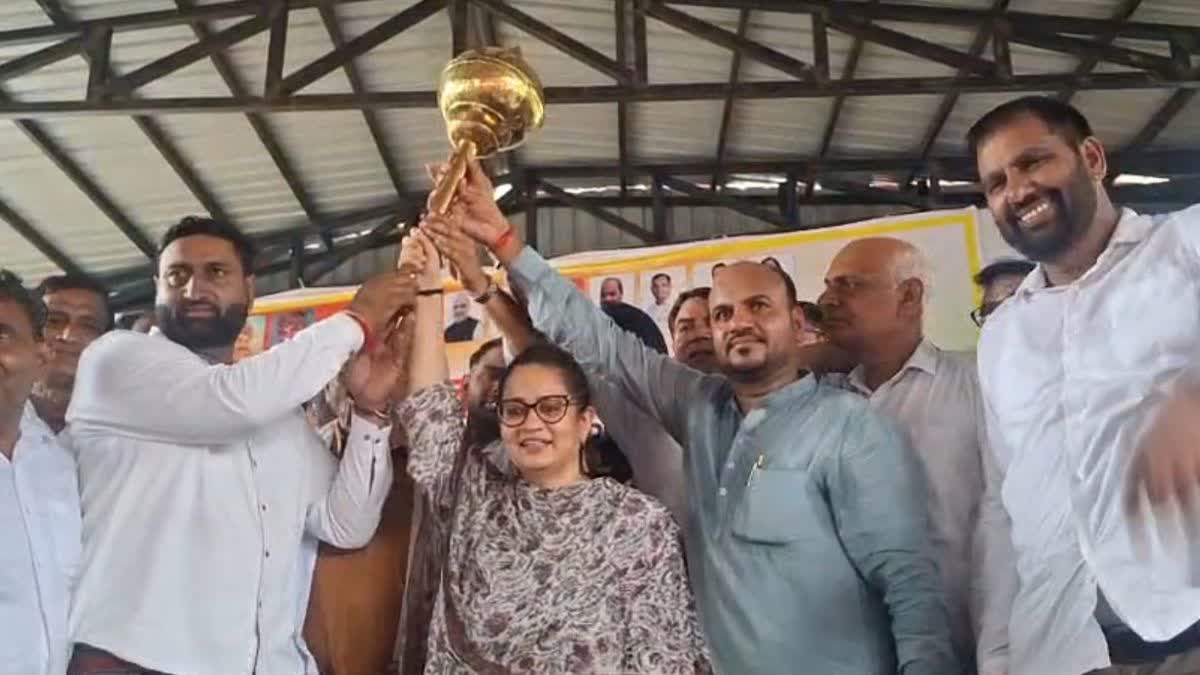 Health Minister Aarti Rao