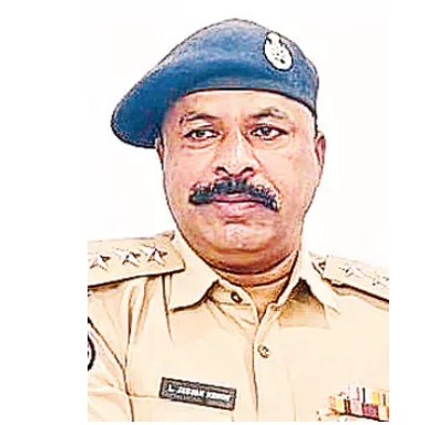 FAKE BABAS ARE DECEIVING PEOPLE