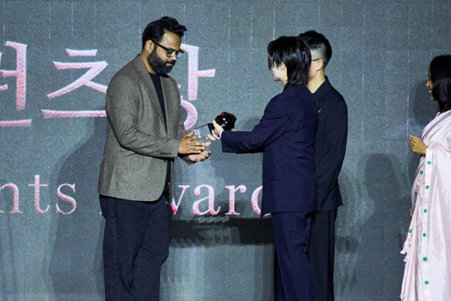 Shashank Walia's Birds in the Dark wins the New Currents Award at Busan