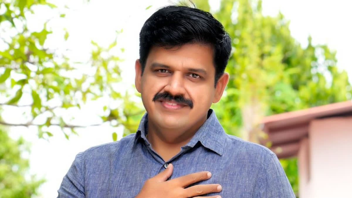 Dissident Kerala BJP Leader Sandeep Varier Joins Congress Ahead Of Palakkad By-Poll Dissident Kerala BJP Leader Sandeep Varier Joins Congress Ahead Of Palakkad By-Poll