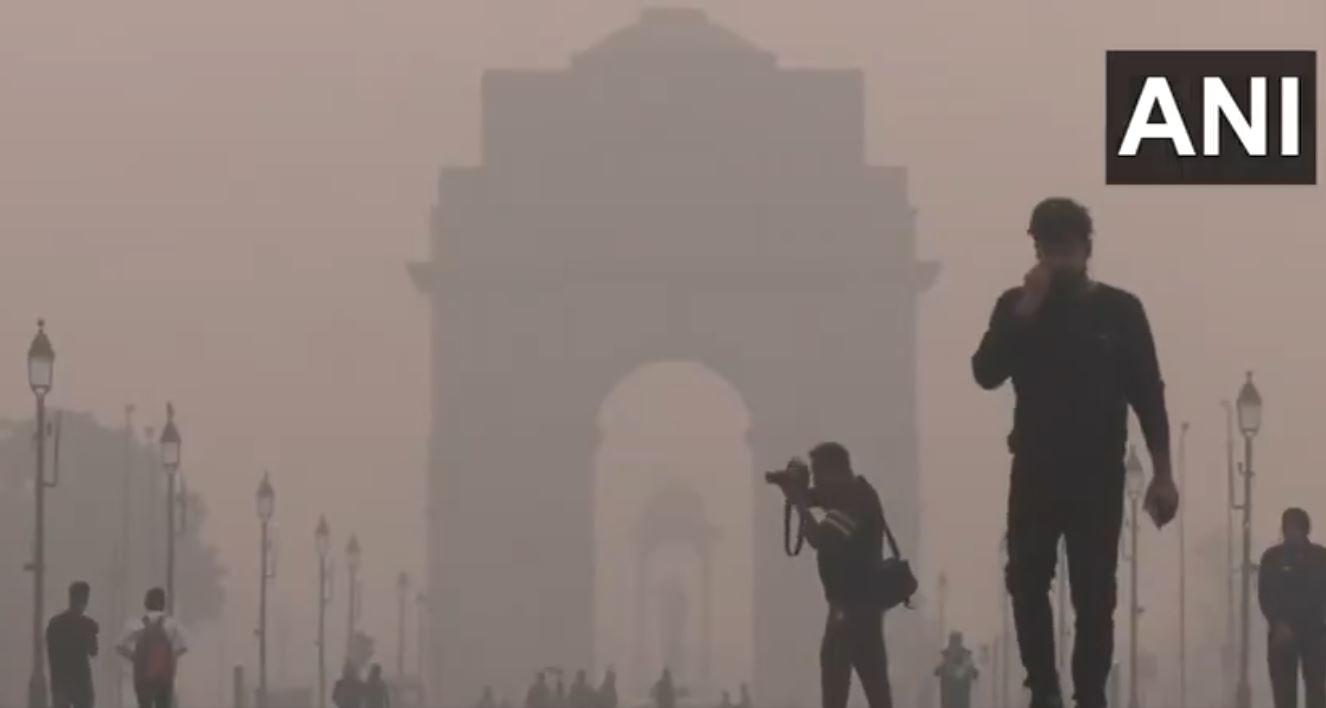 दिल्ली में मौसम ज़हरीला है