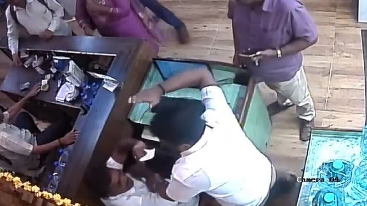 பெண்ணிடம் ஆபாச செய்கை? ஓட்டல் ஊழியரை சரமாரியாக தாக்கிய குடும்பத்தினர்