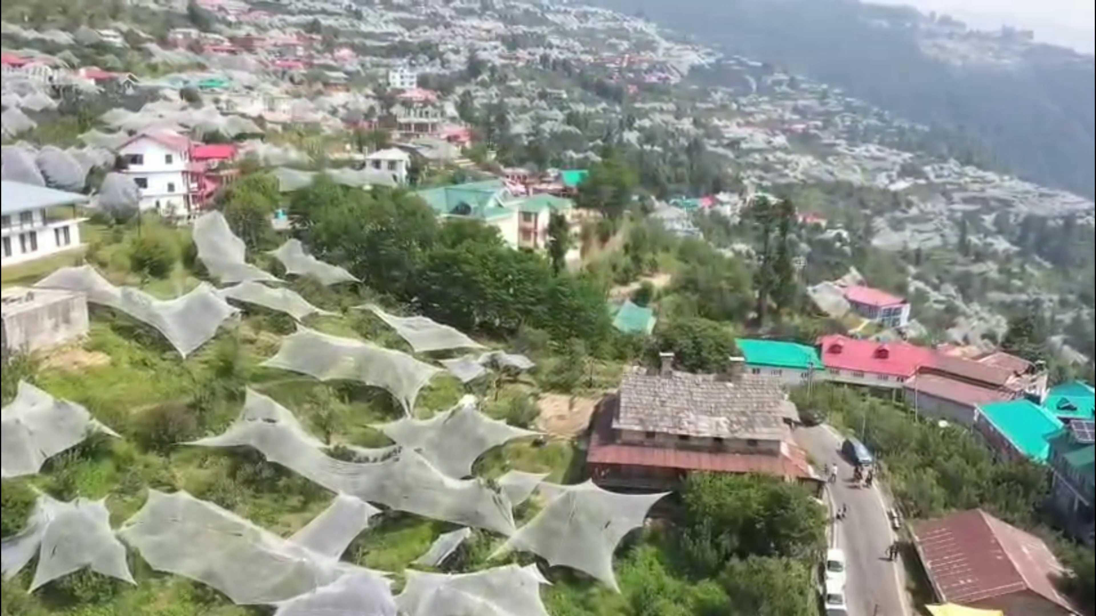 सेब के बागानों से घिरी थानेधार पंचायत