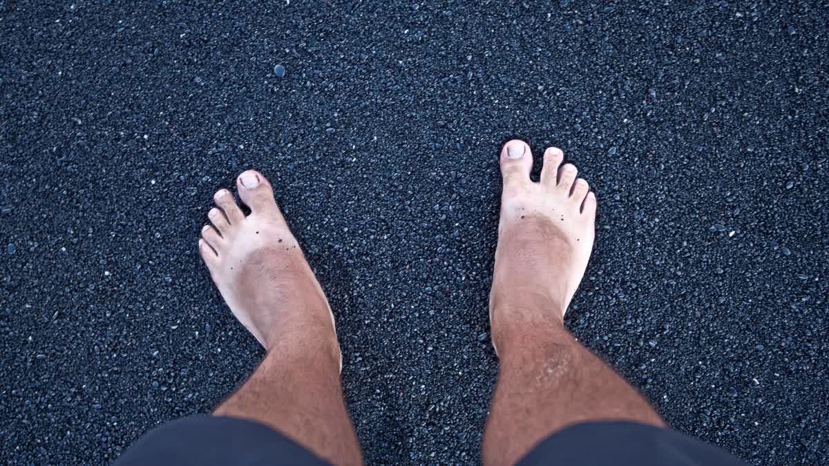 Signs of serious illness and vitamin deficiencies are first seen in the feet, do not ignore them.