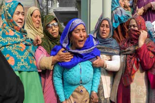 Relatives of Mohammad Shafi Parra