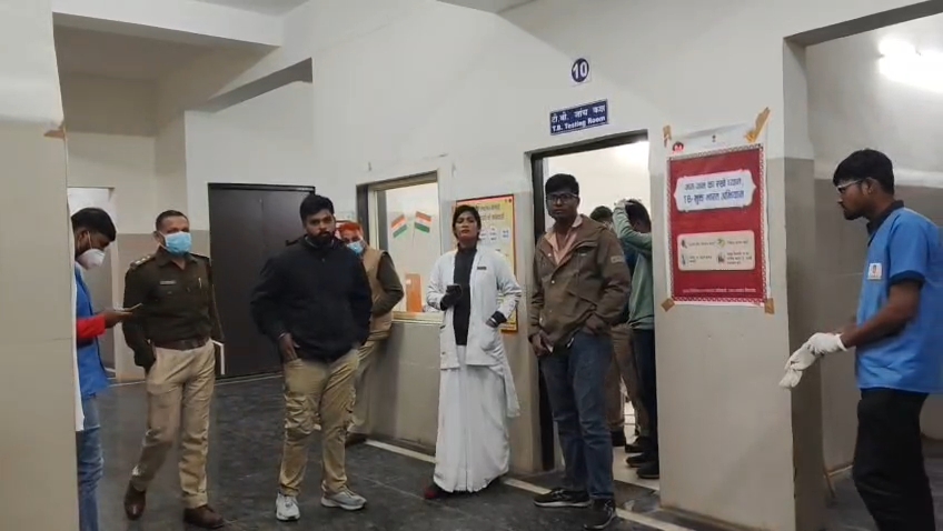 MP : टॉयलेट के कमोड में मिला नवजात बच्ची का शव