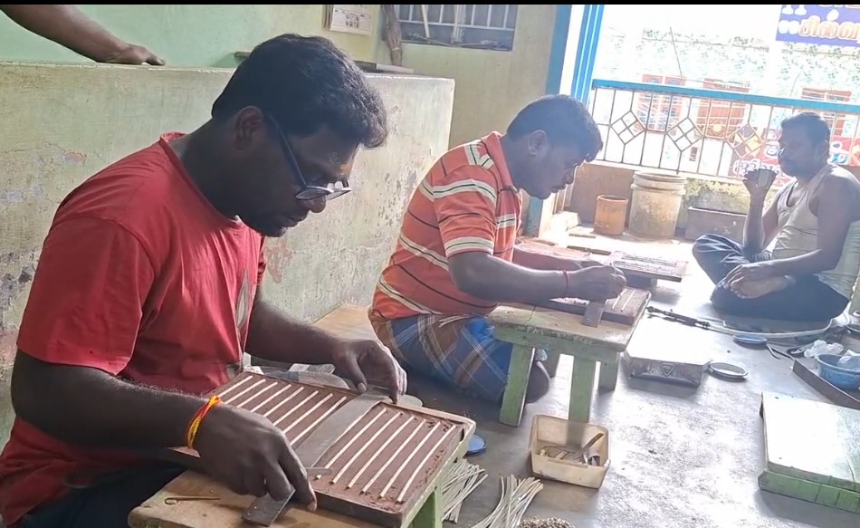 வெள்ளி நகைகள் செய்யும் உற்பத்தியாளர்கள்