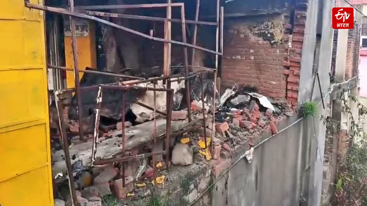 Cylinder explosion Massive Fire Broke Out at Shop in Bhota Bazar