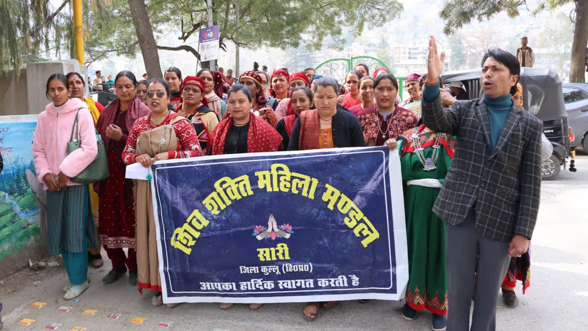 स्मार्ट मीटर के विरोध में सड़कों पर उतरे लोग, कहा: मीटर नहीं शिक्षा, स्वास्थ्य को स्मार्ट बनाए सरकार स्मार्ट मीटर के विरोध में उतरे लोग