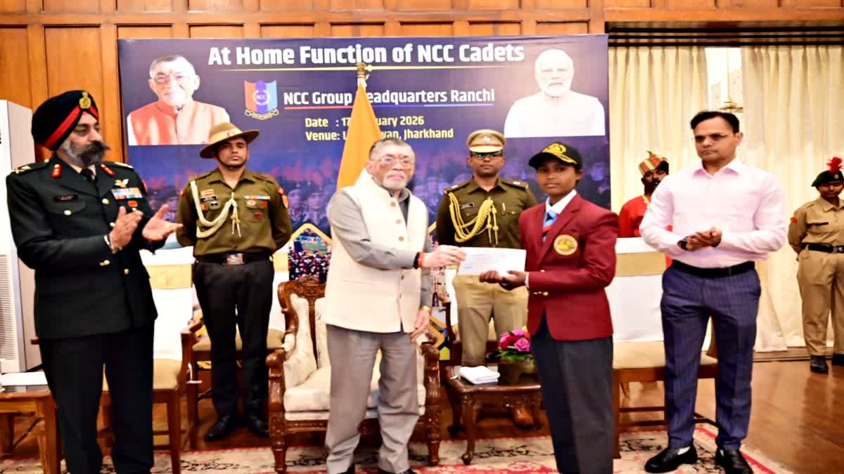 Governor awards NCC cadets and cyclothon participants in Ranchi