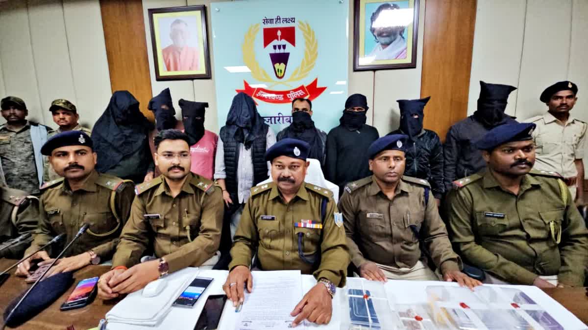 police action against drug smuggling and arrested smugglers In Hazaribag