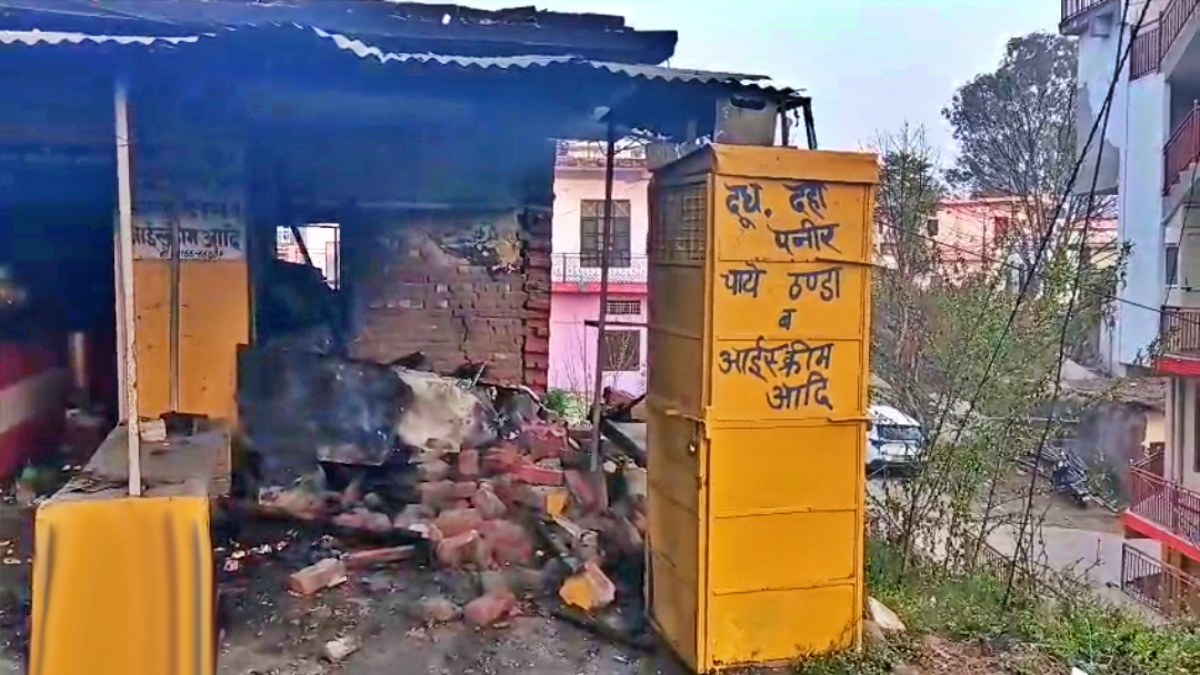 Cylinder explosion Massive Fire Broke Out at Shop in Bhota Bazar