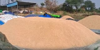 நெல் கொள்முதல் நிலையம் திறக்காததால் விவசாயிகள் போராட்டம்