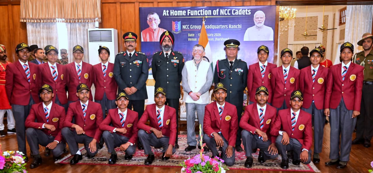 Governor awards NCC cadets and cyclothon participants in Ranchi