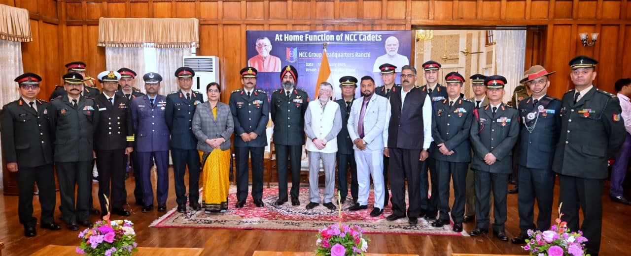Governor awards NCC cadets and cyclothon participants in Ranchi