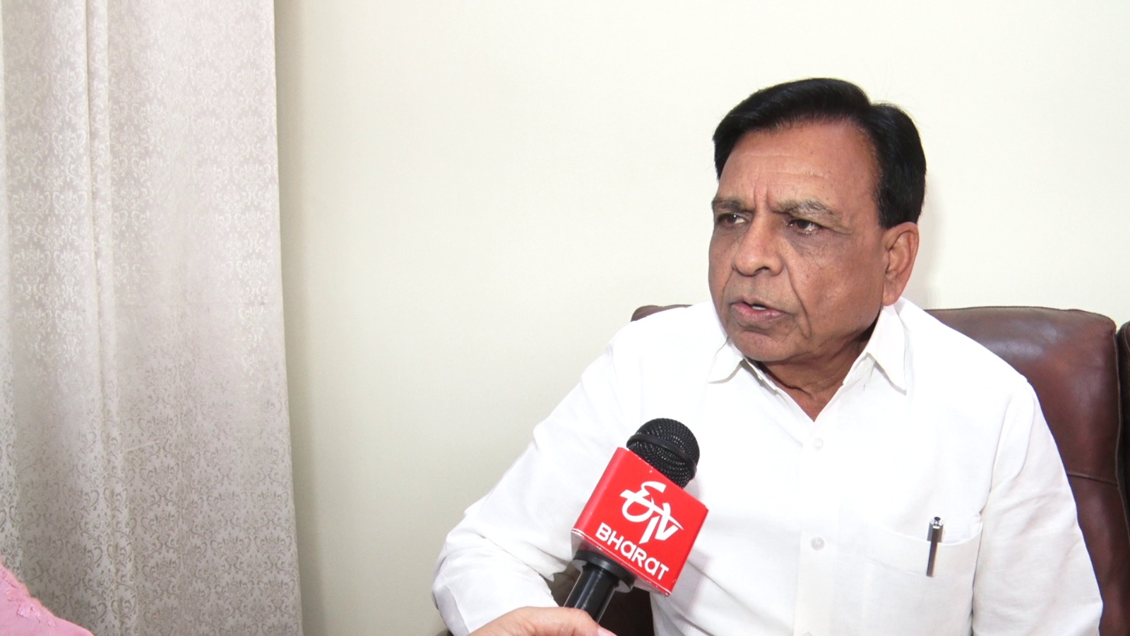 MP Finance Minister Jagdish Devda