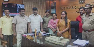 தேர்தல் பறக்கும் படையினர் நடத்திய சோதனையில் ரொக்க பணம் பறிமுதல்