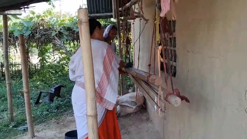 Weavers are celebrating the Taat Bihu in Khuwang