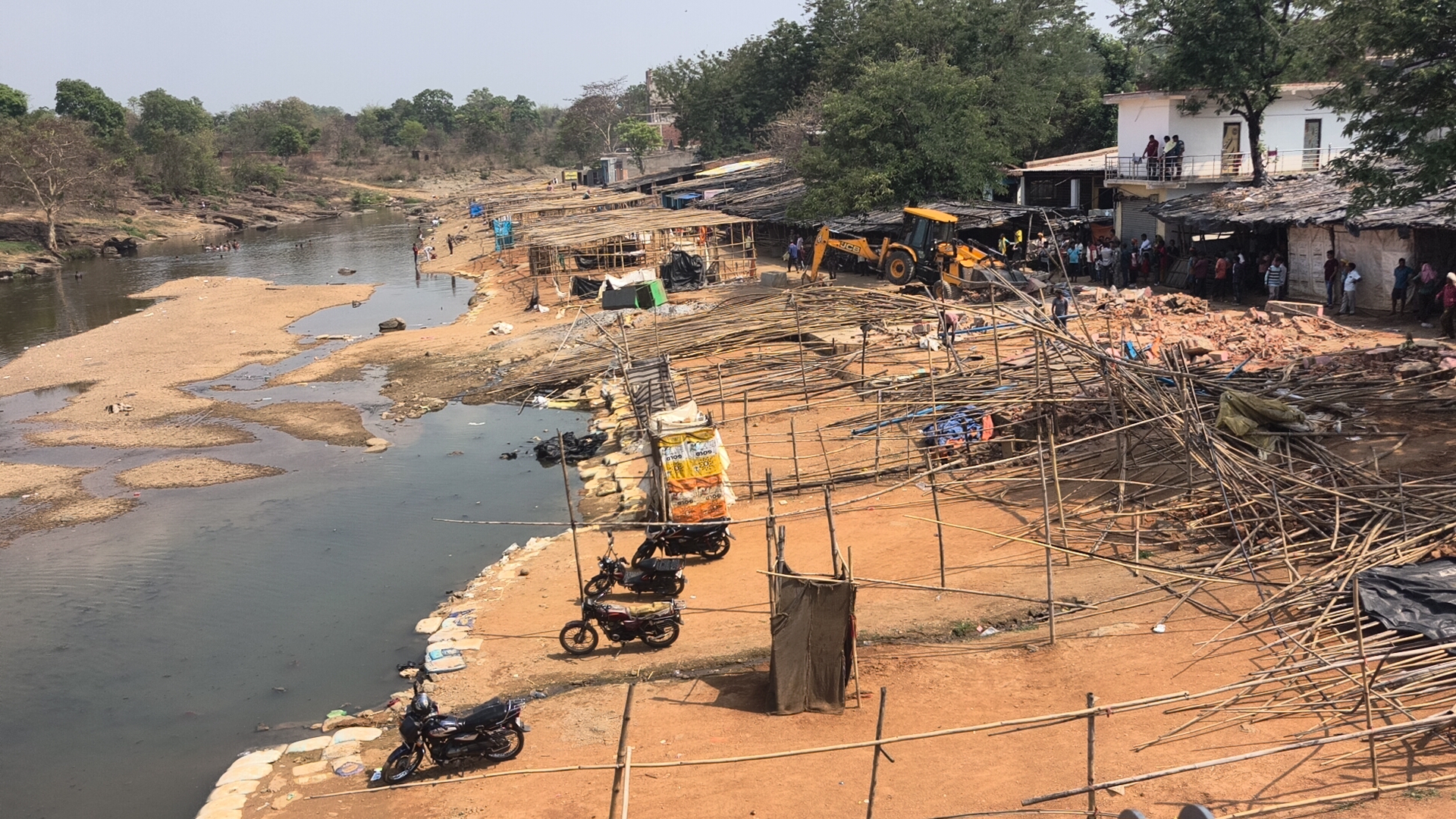 encroachments remove from temple