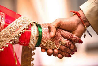 Parental pressure for marriage can be overwhelming and emotionally draining (Representational Image)