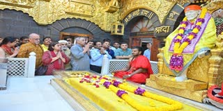 अभिनेता सचिन साई चरणी नतमस्तक