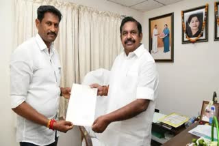 இபிஎஸ்ஸிடம் வாழ்த்துப் பெற்ற அதிமுக எம்எல்ஏ மணி