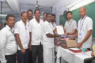 கோவில்பட்டி சட்டமன்ற தொகுதி, திமுக-வின் க. கருணாநிதி வெற்றி சான்றிதழை பெற்றார்