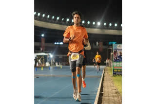 An ultrarunner from Indore in Madhya Pradesh has demonstrated that there is no impediment to a resolve born to determination. Kartik Joshi has embarked on a 4,200 km run from Dras that is located in one of the coldest regions of the country to Kanyakumari. Besides setting a record, he aims to raise awareness about fitness among the youth of the country and to provide new recognition to the athletes struggling with limited resources