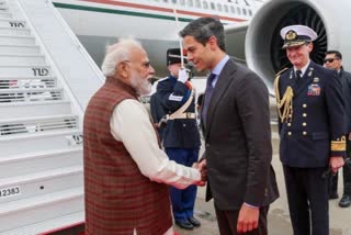 PM Narendra Modi shakes hands with Netherland PM Rob Zetten before leaving for Sweden.