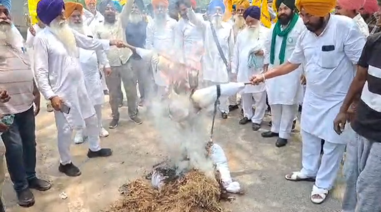 ਕਥਿਤ ਵੀਡੀਓ ਮਾਮਲੇ 'ਤੇ ਭਖੀ ਸਿਆਸਤ! ਪੰਜਾਬ ਭਰ ਵਿੱਚ ਰੋਸ ਪ੍ਰਦਰਸ਼ਨ, ਭਗਵੰਤ ਮਾਨ ਦੇ ਅਸਤੀਫ਼ੇ ਅਤੇ ਕਾਰਵਾਈ ਦੀ ਉੱਠੀ ਮੰਗ CM BHAGWANT MANN ALLEGED VIDEO CASE