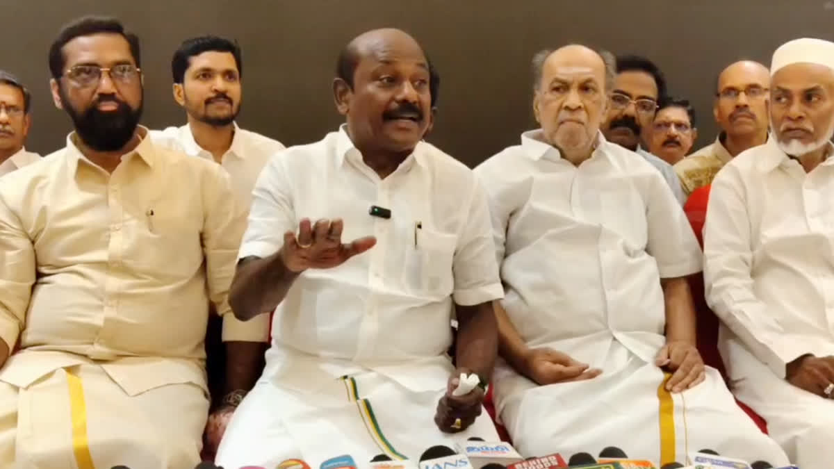 தமிழ்நாடு வணிகர் சங்கங்களின் பேரமைப்பு தலைவர் விக்கிரமராஜா செய்தியாளர்கள் சந்திப்பு