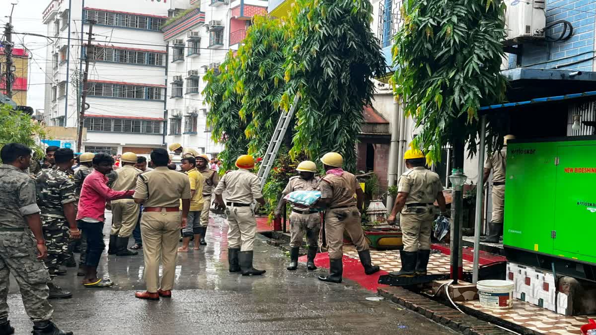 তারাপীঠে হোটেলে ভয়াবহ আগুন, ঘুমের মধ্যেই 6 পুণ্যার্থীর মৃত্যু; আহত অনেকে