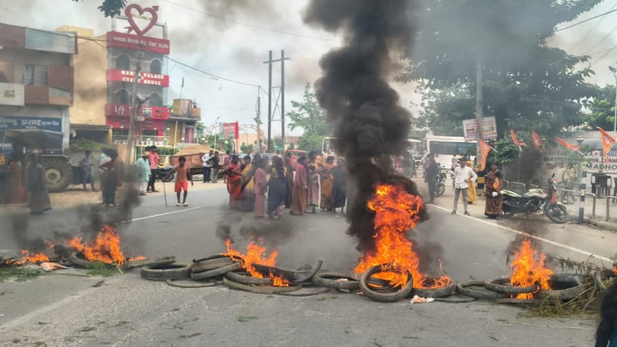 युवक की मौत से लोगों में गुस्सा किया प्रदर्शन