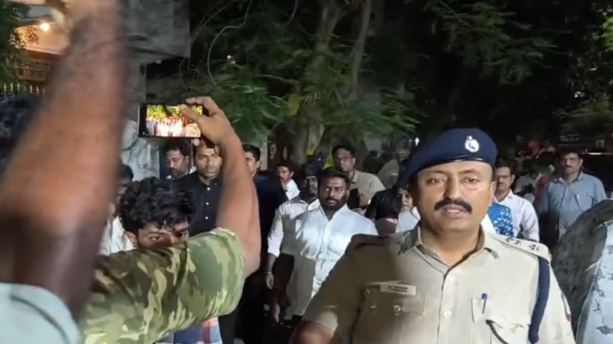 மாணவனின் வீட்டுக்குச் சென்ற அமைச்சர்கள் ஆதவ் அர்ஜுனா மற்றும் ராஜ்மோகன்