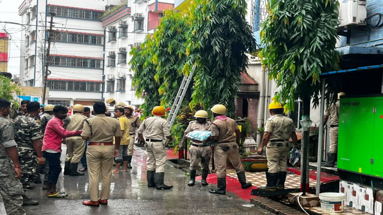massive fire erupted at Hotel Bideshinii in Tarapith