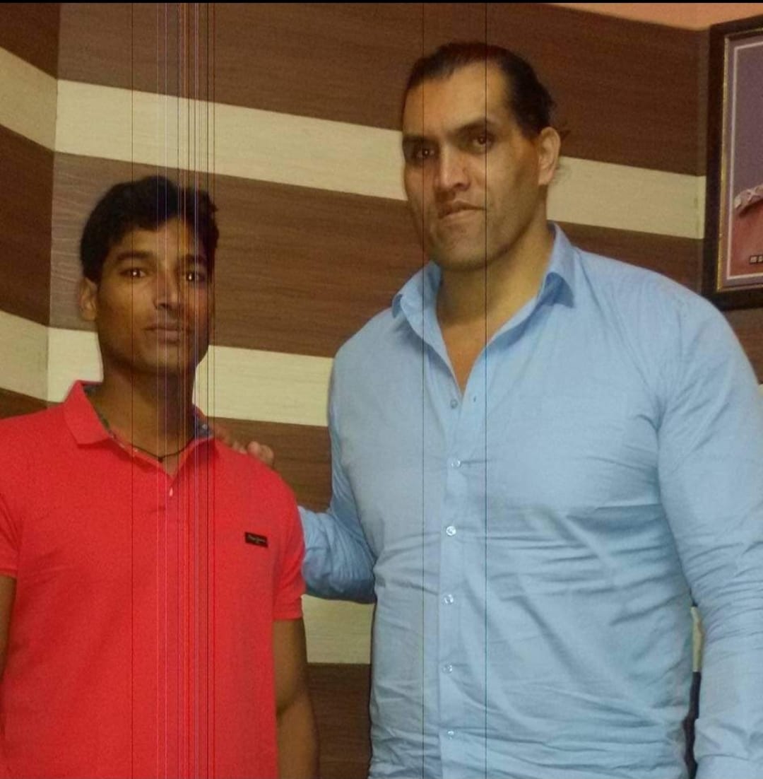 रेसलर दी ग्रेट खली के साथ अब्दुल्ला पठान