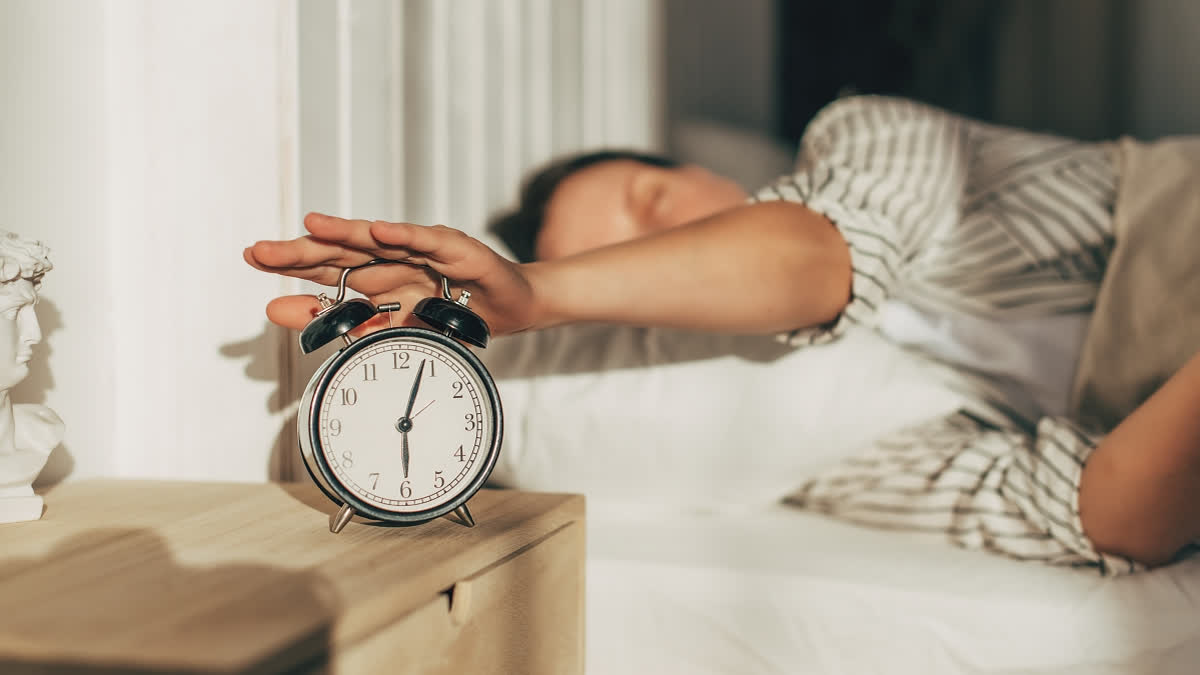 Top 10 Tips To Overcome Excessive Sleepiness During The Daytime Tips to avoid excessive sleepiness during the daytime.