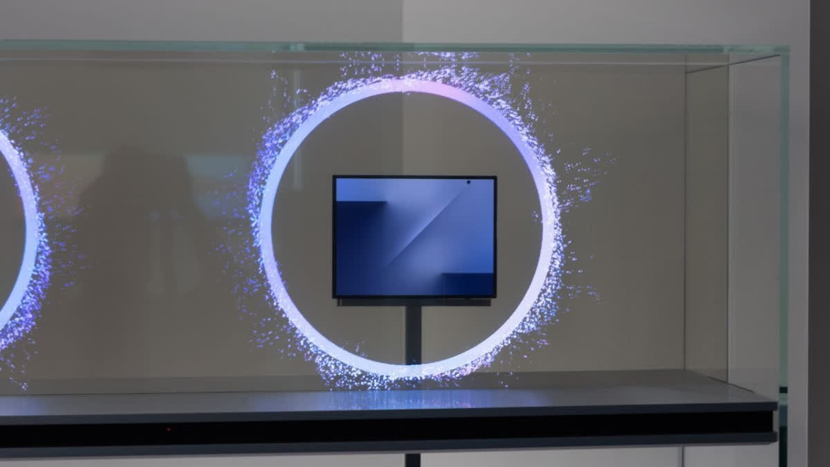 With the start of the US firmware test of Samsung Galaxy Z TriFold, it is clear that the company is about to launch its first tri-folding smartphone in the market.