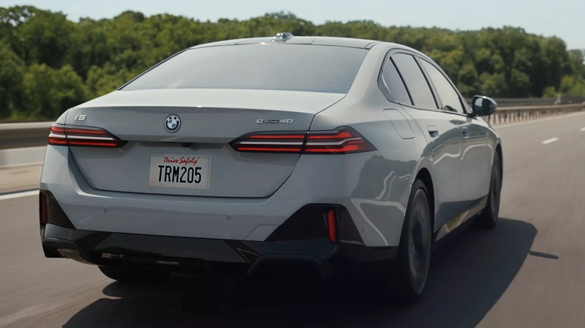 BMW i5 LWB India launch timeline