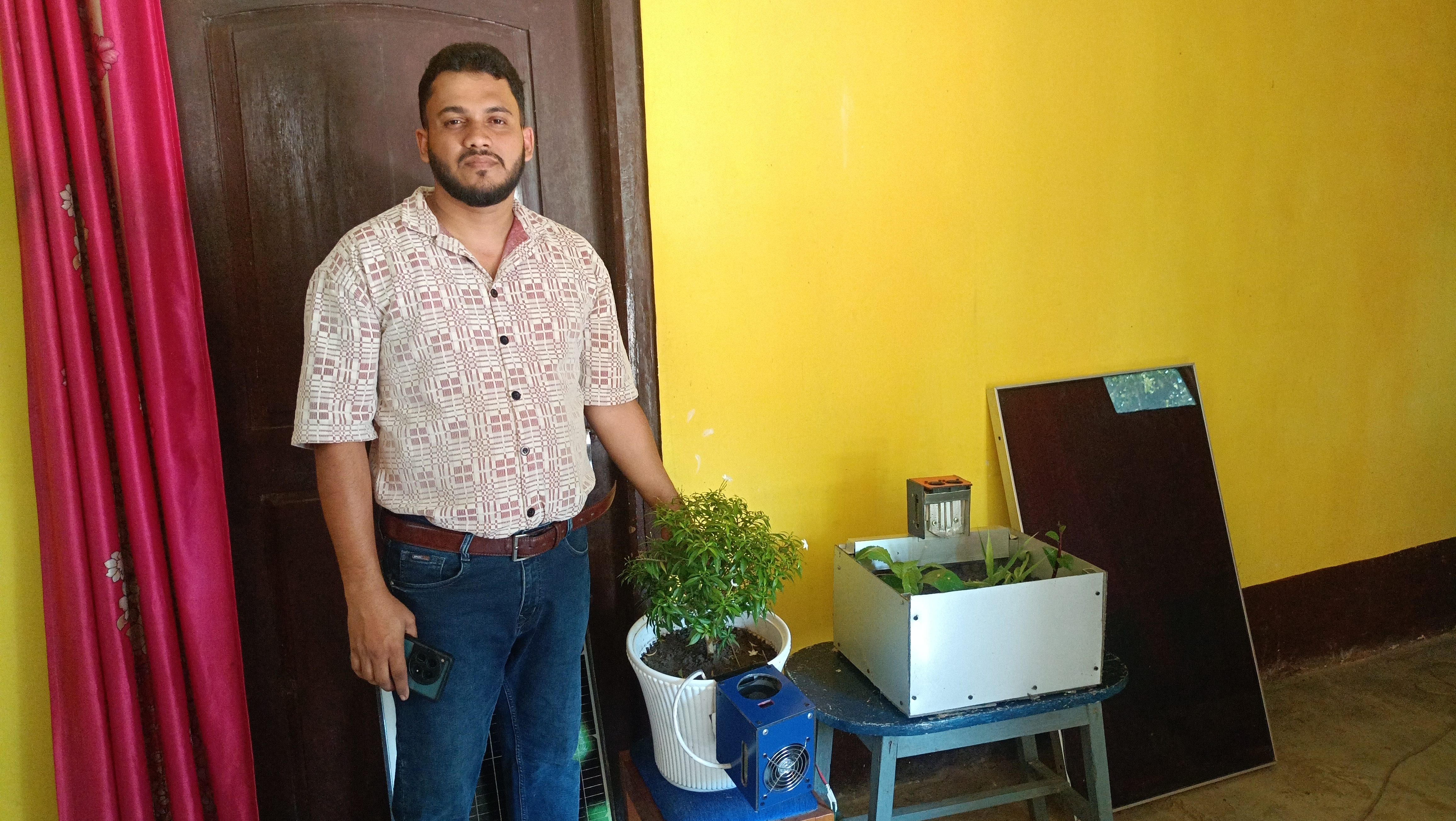 Solar Pot with Sapling Watering Facility