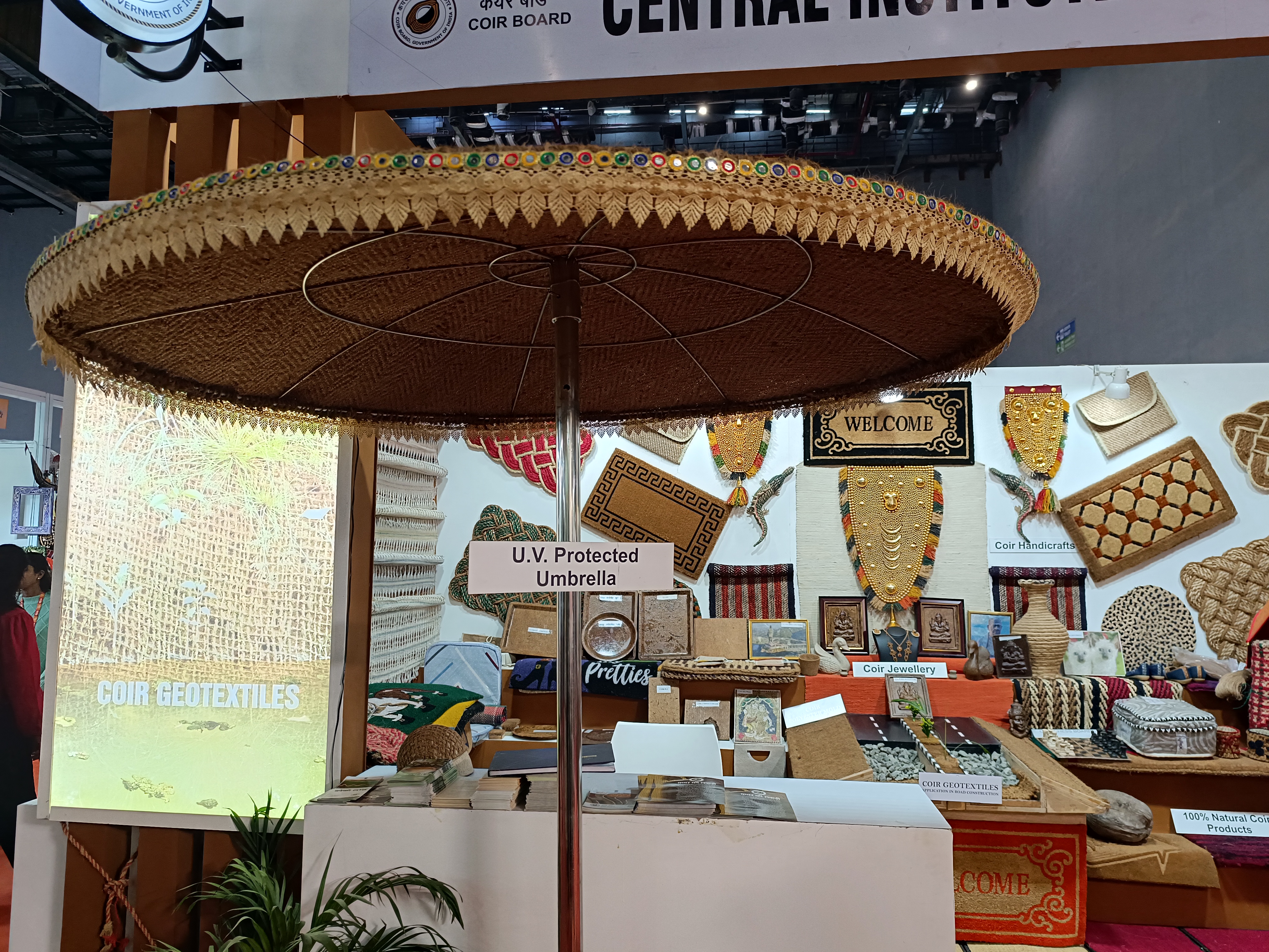 पहाड़ोंं पर मिट्टी को बहने से रोकने में कारगर