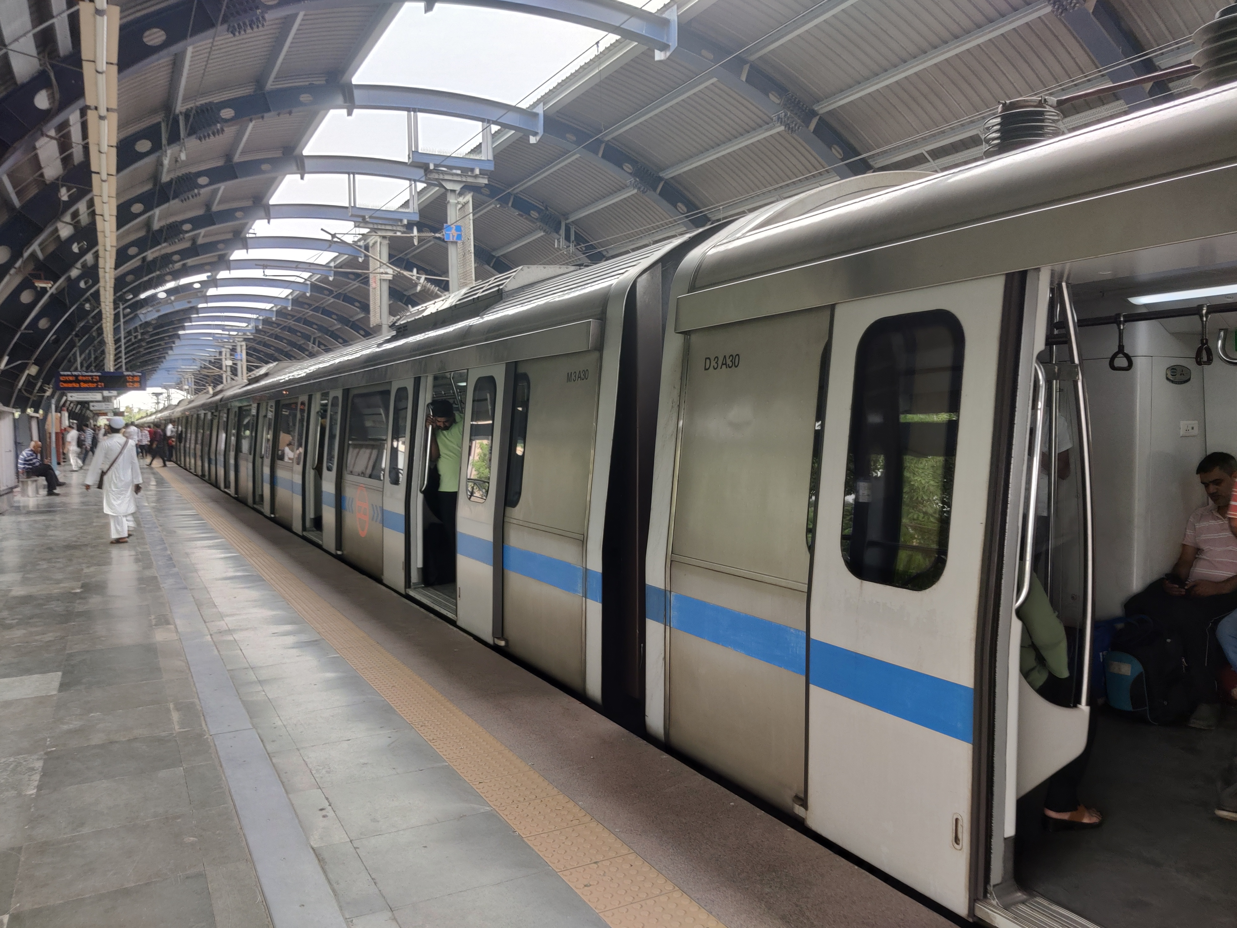 REKHA GOVT ON METRO STATION NAME  DELHI GOVERNMENT ON METRO STATIONS  DELHI METRO STATIONS RENAMED  LATEST NEWS IN MALAYALAM