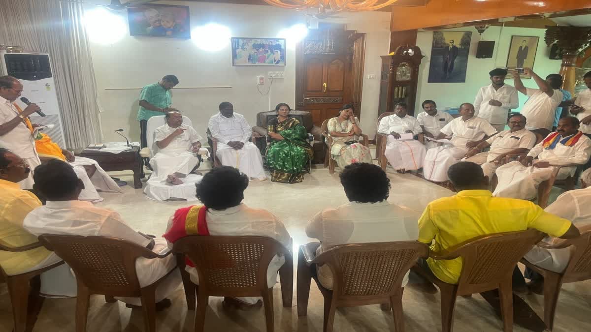 பாமகவுக்கும், அன்புமணிக்கும் எந்த சம்பந்தமும் இல்லை - ராமதாஸ் பிடிவாதம்